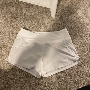 Lululemon Speed up 2.5” shorts